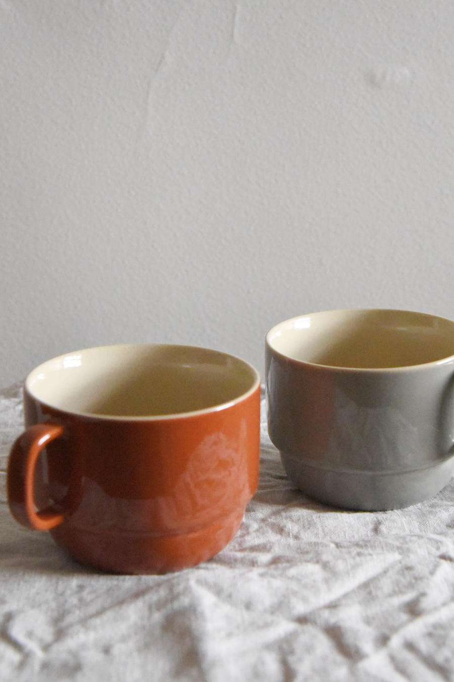 HUM. ceramic mug on linen
